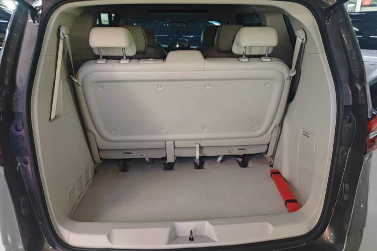 Used Buick GL8 2021 Land Cruiser Executive Class 652T Luxury Model