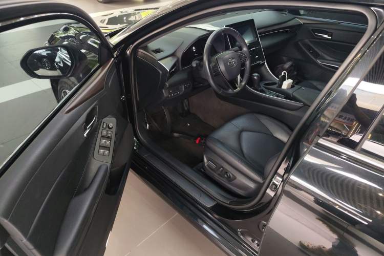 Used Toyota Avalon 2023 2.0L Premium Edition Driver Seat