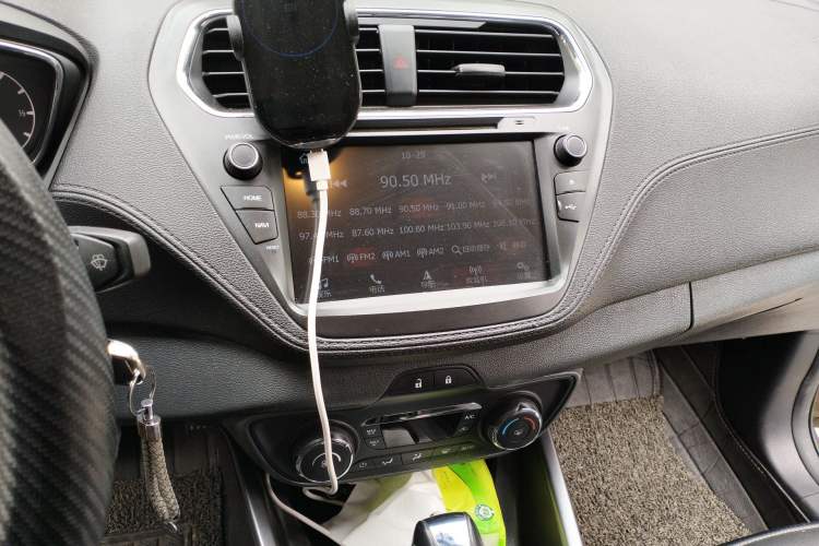 Used Ford Escort 2015 1.5L Automatic Fashion Model Audio And AC Panel