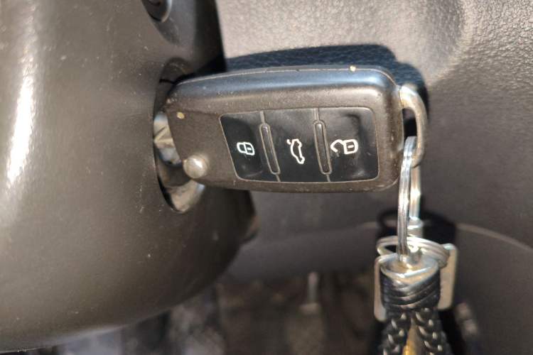 Used Volkswagen Touran 2015 1.4T Manual Comfort Edition 5-Seater