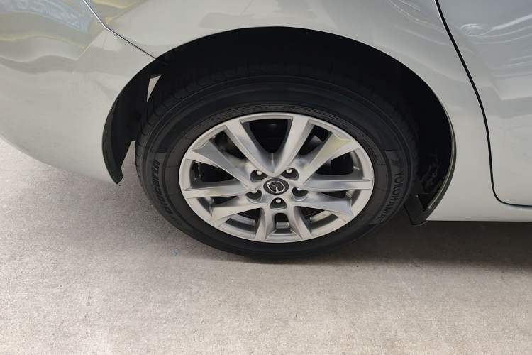 Used Mazda 3 Axela 2017 Sedan 1.5L Automatic Comfort Model Emission Standard China V Exterior 5