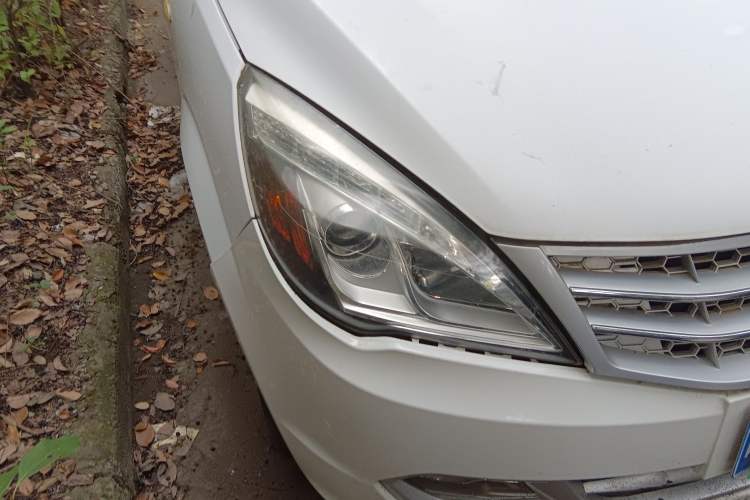 Used BAIC Weiwang M20 2014 1.5L Comfort Version BJ415B Right Front Headlight