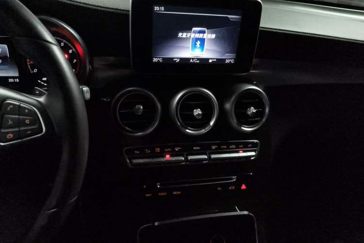 Used Mercedes-Benz GLC 2018 Facelift GLC 260 4MATIC Luxury Edition
