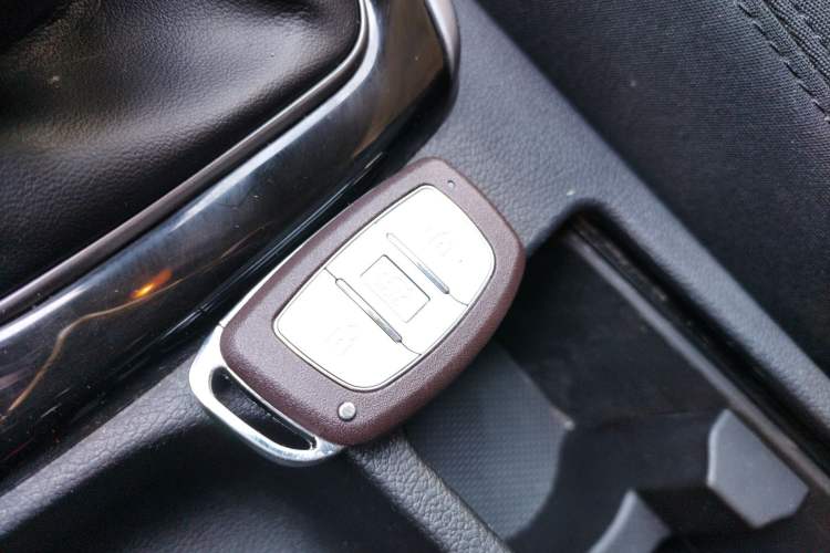 Used Hyundai Elantra (5th Generation / Langdong) 2016 1.6L Manual Luxury Model