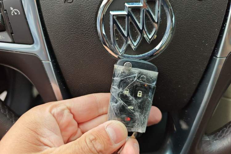 Used Buick Regal 2012 2.0L Luxury Edition Vehicle Key