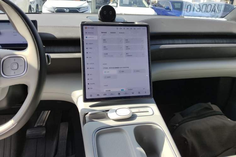 Used Nio ES6 2024 75 kWh Audio And AC Panel