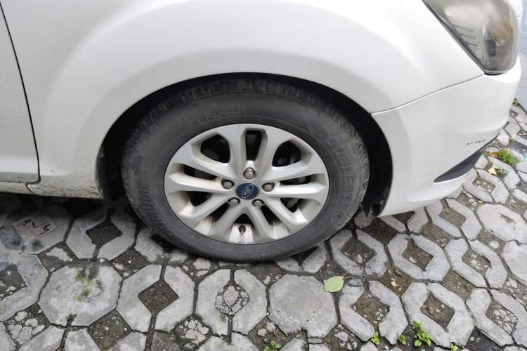 Used Ford Focus 2013 Hatchback Classic 1.8L Automatic Base Model
