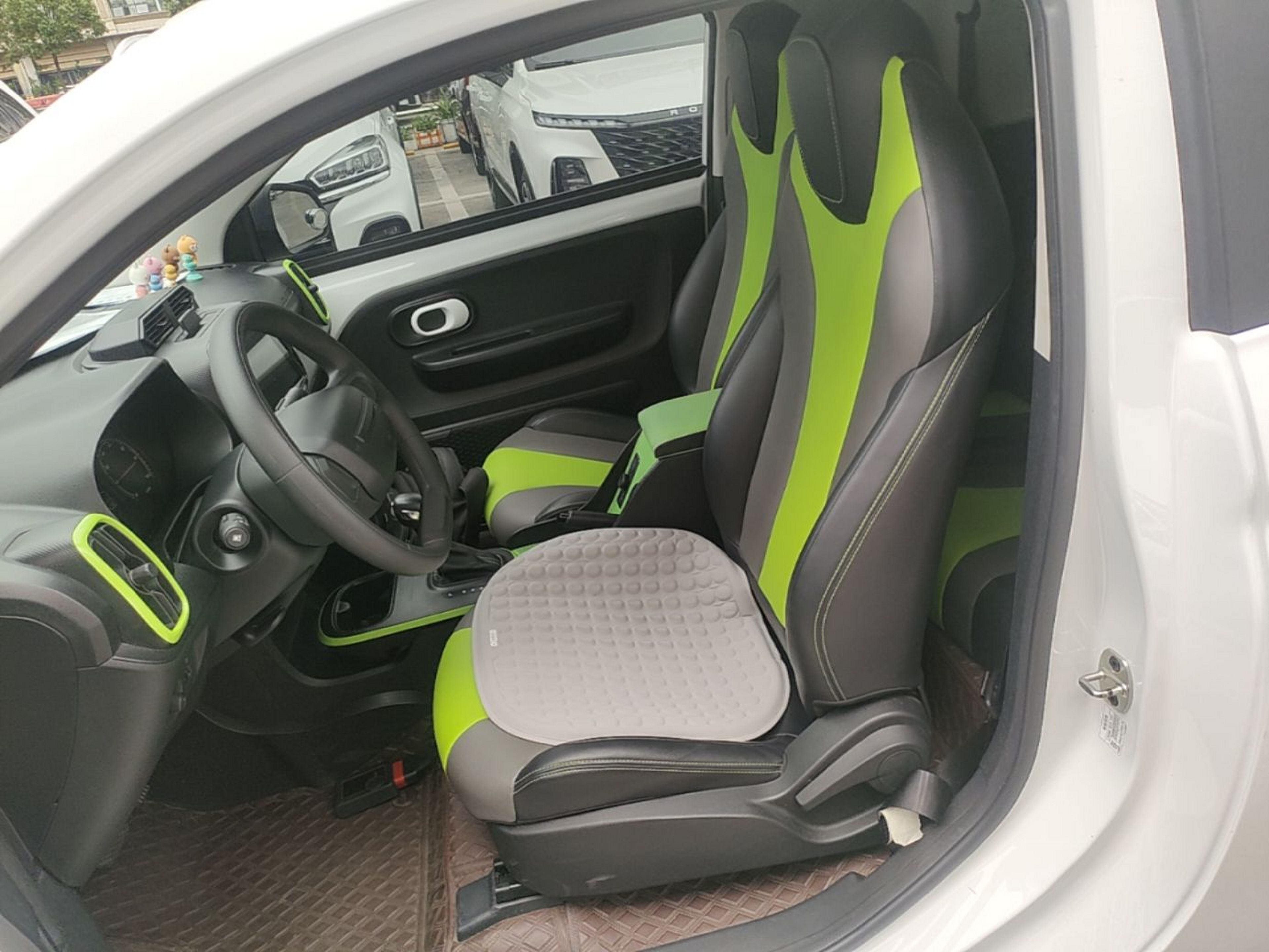 Vordere Reihe im Auto