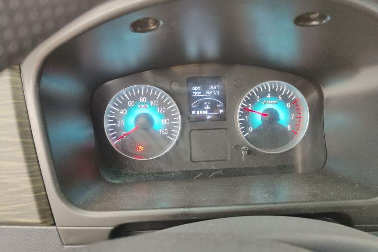 Used Jinbei Hiace X30 2024 1.5L Champion Edition Passenger Vehicle 5/6/7 Seats
