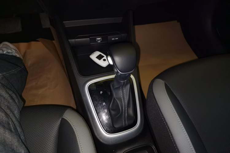 Used Kia kx1 Stonic 2021 1.4L Automatic Fun Edition Gear Lever