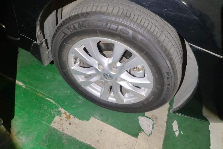 Used Nissan Teana 2013 2.0L XL Comfort Edition Right Front Wheel Hub