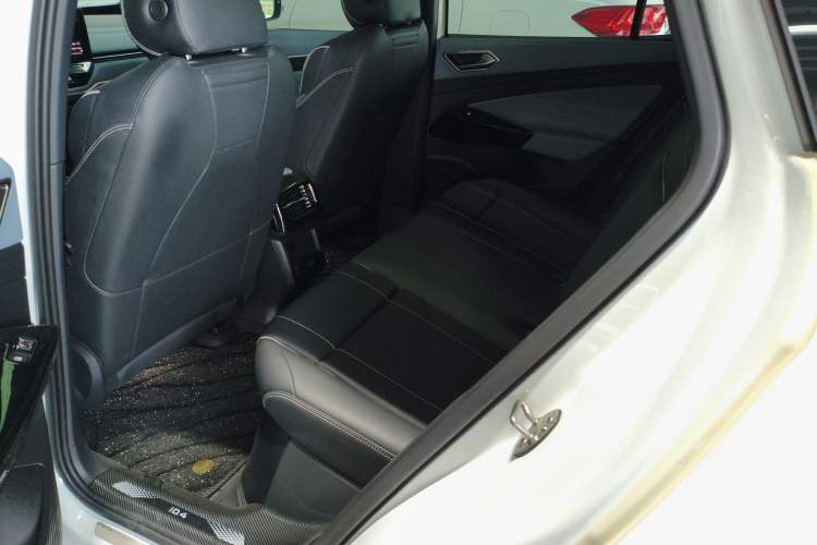 Used Volkswagen ID.4 X 2024 Pure & Smart Edition