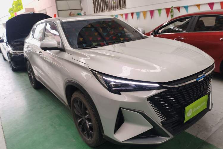 Used CHANGAN OSHAN X5 PLUS 2023 Revised 1.5T DCT Excellence Edition Front Right 45 Deg