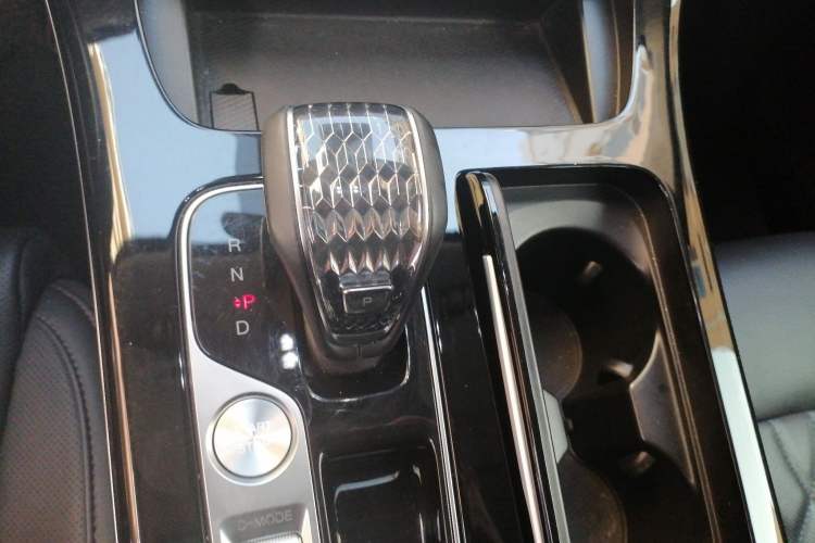 Used GAC Trumpchi M8 2024 Master Series 400T Prestige Edition Gear Lever