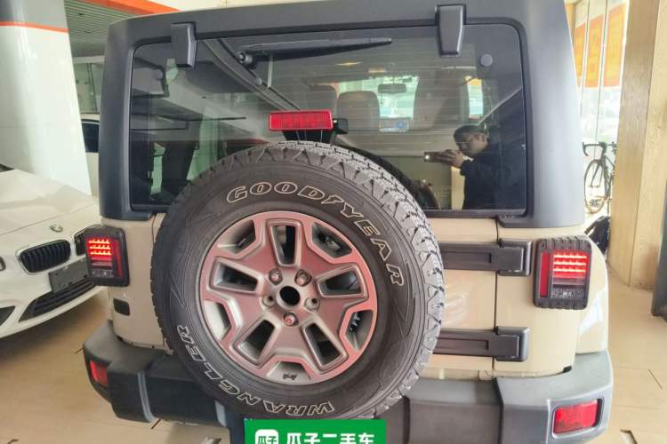 Used Jeep Wrangler 2015 3.0L Sahara Four-Door Comfort Edition
