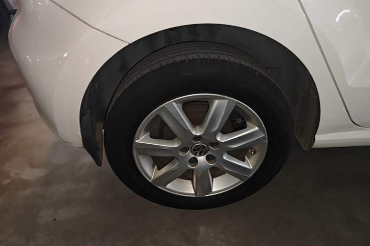 Used Volkswagen Polo 2013 1.6L Manual Comfort Edition
