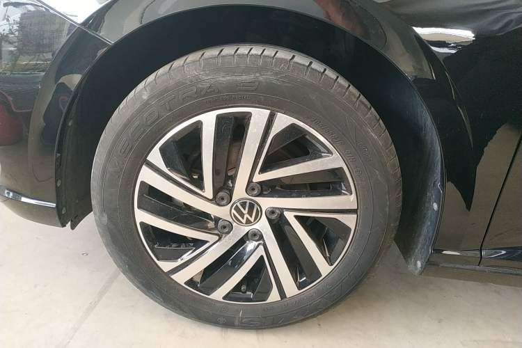 Used Volkswagen Lavida 2023 1.5L Automatic 5 Million Edition Left Front Wheel Hub