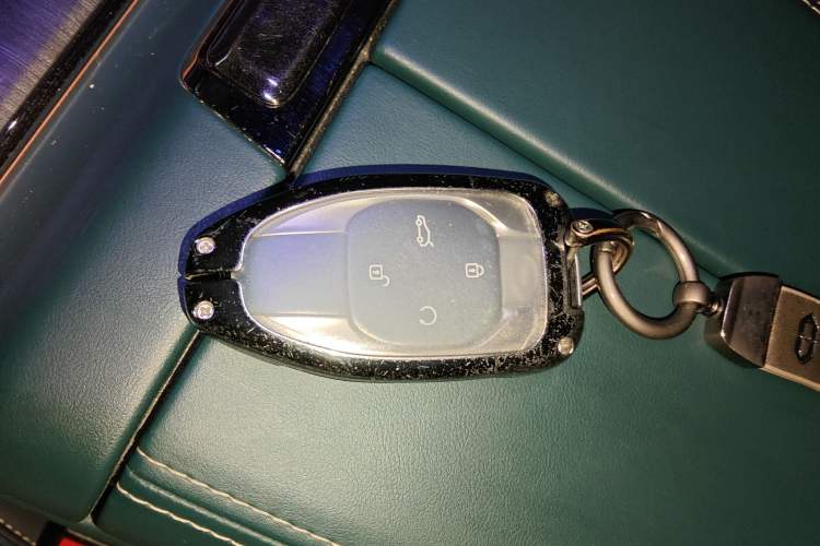 Used GAC Trumpchi GS8 2022 Dual-Engine Series 2.0TM Two-Wheel Drive Prestige Edition (7 Seats)
