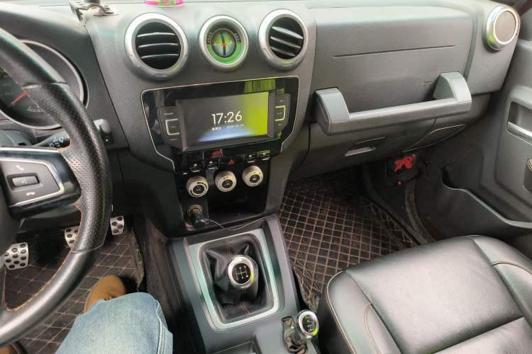 Used BAIC Off-Road BJ40 2016 2.0T Manual Four-Wheel Drive Prestige Edition
