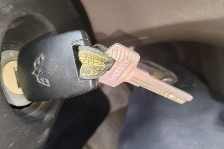 Used Wuling Hongguang 2015 1.5L S Basic Version China V Standard Vehicle Key