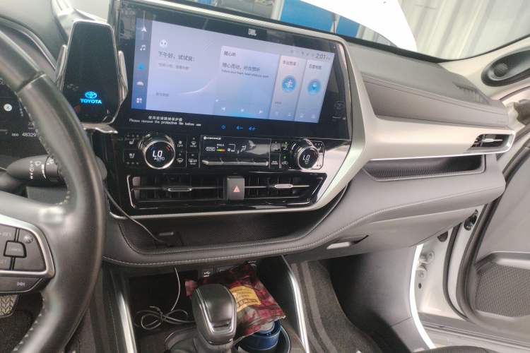 Used Toyota Highlander 2022 Dual-Engine 2.5L Four-Wheel Drive Supreme Edition 7-Seater Audio And AC Panel