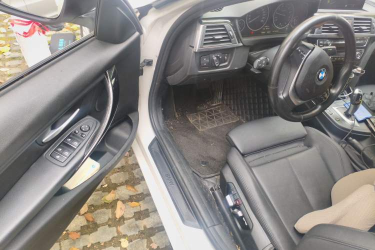 Used BMW 3 Series 2017 318i Fashion Model
