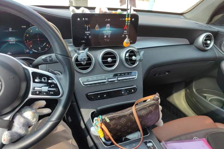 Used Mercedes-Benz GLC Coupe 2022 Refreshed GLC 300 4MATIC Coupe SUV Audio And AC Panel