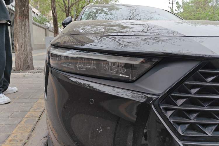 Used Honda Accord 2025 260TURBO Luxury Edition Right Front Headlight