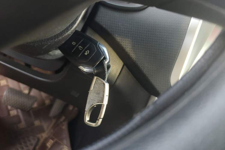 Used SAIC MAXUS T60 2017 2.0T Gasoline Automatic 4x4 High-Ride Elite Standard Cabin
