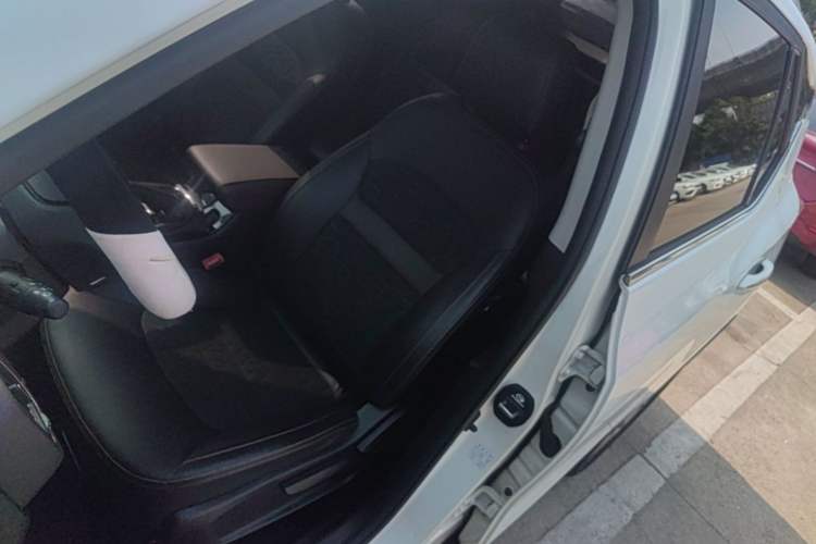 Used GAC Trumpchi GS3 2017 200T Automatic Elite Edition Left Front Seat