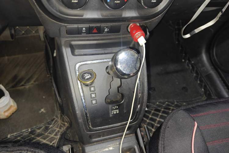 Used Jeep Compass 2010 2.4L four-wheel drive sport version
