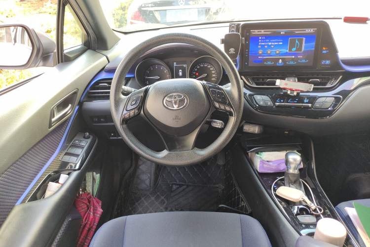 Used Toyota C-HR 2018 2.0L Leading with Sunroof China V Standard Steering Wheel