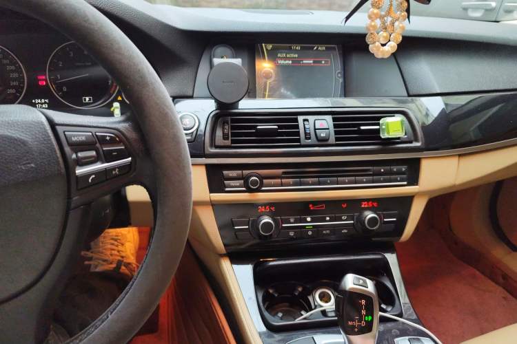 Used BMW 5 Series 2012 520Li Elegant Edition Audio And AC Panel