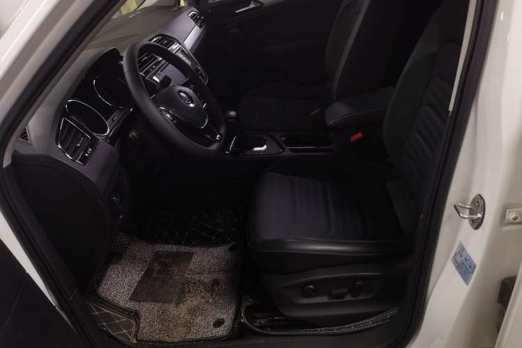 Used Volkswagen Tiguan L 2018 330TSI Automatic Two-Wheel Drive Comfort Edition Left Front Seat