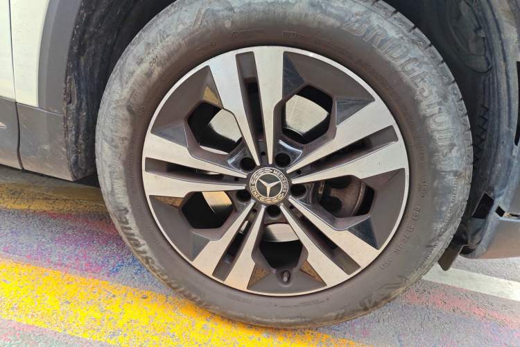 Used Mercedes-Benz GLA 2023 GLA 220 Right Front Wheel Hub