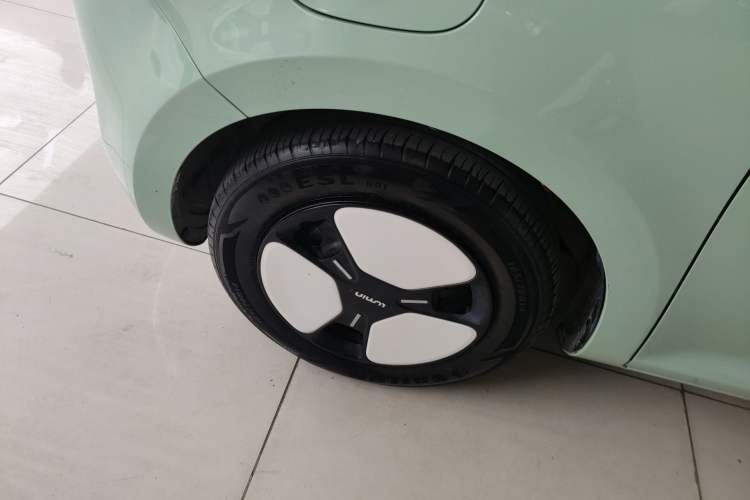 Used CHANGAN NEVO Lumin 2022 155 km – Refreshingly Sweet Edition Left Front Wheel Hub