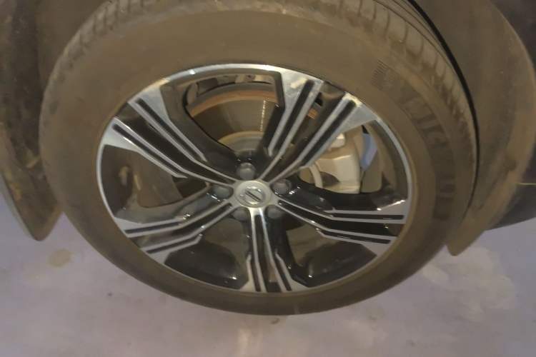 Used Volvo XC40 2020 T4 Four-Wheel Drive Smart Luxury Edition Right Front Wheel Hub