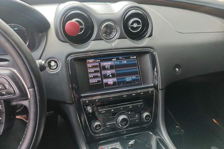 Used Jaguar XJ 2013 XJL 3.0 SC Cambridge Limited Edition Audio And AC Panel