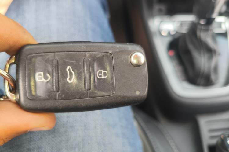 Used Volkswagen Cross Lavida 2014 1.6L Automatic Vehicle Key