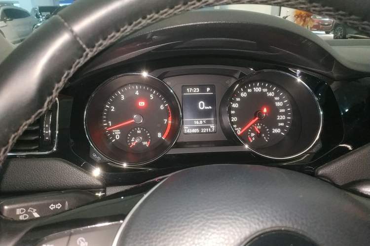 Used Volkswagen Sagitar 2015 230TSI Automatic Luxury Model