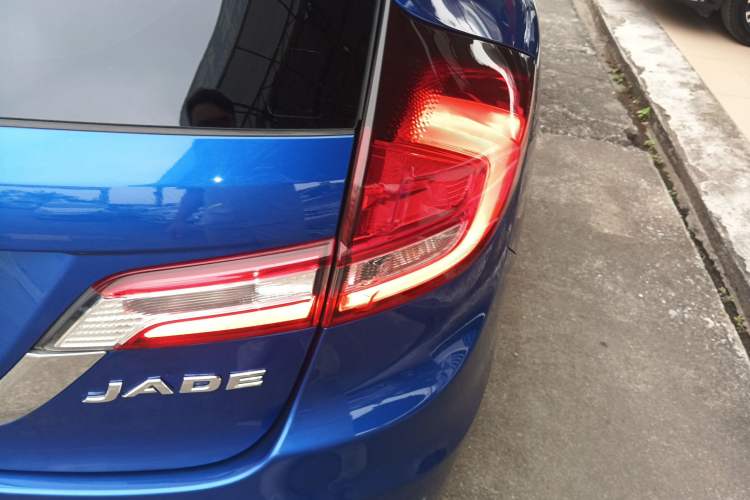 Used Honda Jade 2017 1.8L automatic Comfort version 5 seats
