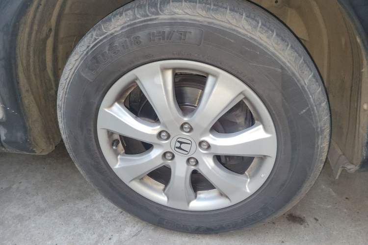 Used Honda CR-V 2012 2.0L two-wheel drive urban version
