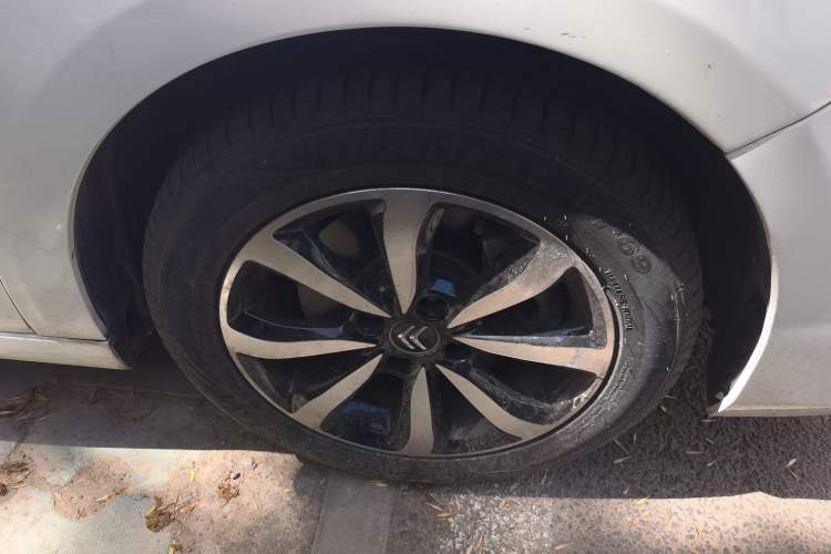 Used Citroen C4 Sega 2016 1.6L Automatic Luxury Model Right Front Wheel Hub