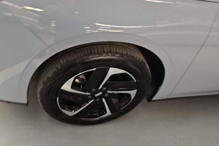 Used Geely Galaxy L6 2025 EM-i 140km Explorer+ Edition
