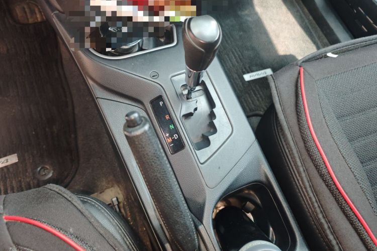 Used Toyota RAV4 2018 2.0L CVT Two-Wheel Drive Fashion X Edition Gear Lever