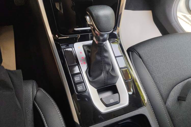 Used Kia K3 2021 Revised 1.5L CVT Fashion Edition Gear Lever