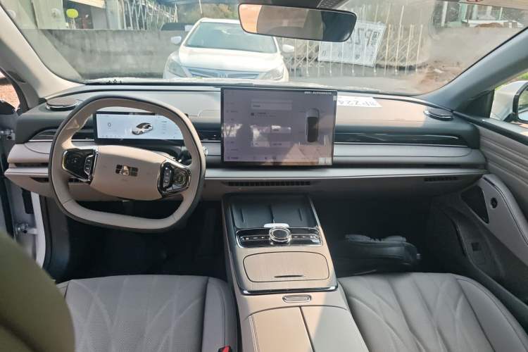 Used Geely Galaxy Galaxy 8 2025 130km EM-i Deluxe Edition
