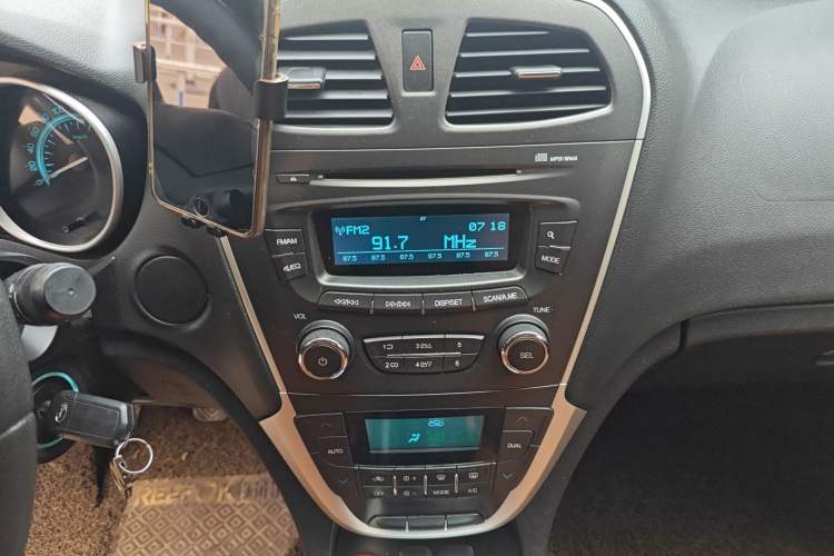 Used GAC Trumpchi GS5 2012 2.0L Manual Two-Wheel Drive Comfort Edition Audio And AC Panel