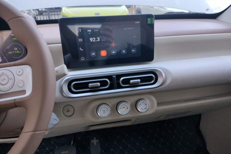 Used Wuling Hongguang MINIEV 2024 3rd Generation 215km Advanced Version Audio And AC Panel