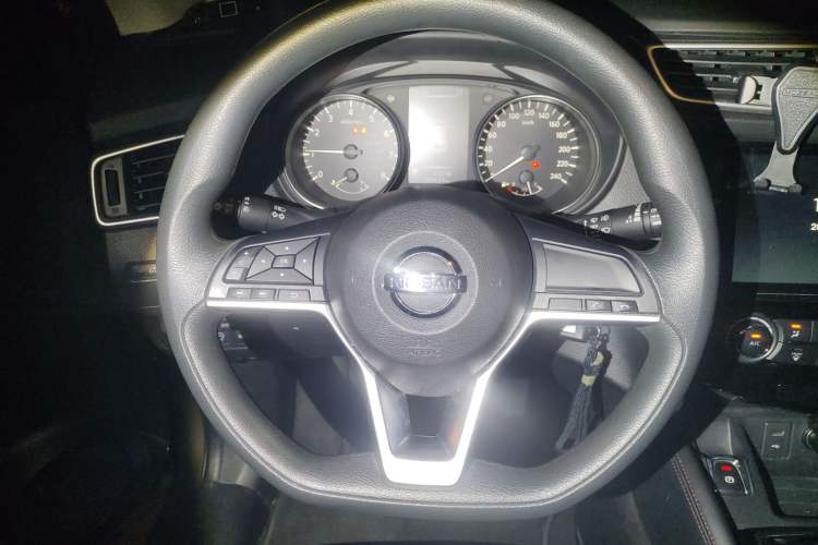 Used Nissan Qashqai 2019 2.0L CVT Smart Enjoyment Version Steering Wheel